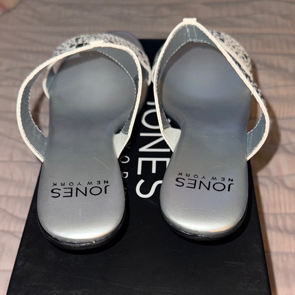 Jones New York Silver and White Embellished Sandals - Picture 3 of 8